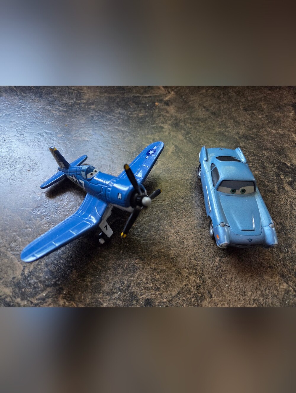 Disney Pixar Cars The Movie Die-Cast #7 Skipper Plane And Finn Mcmissile Car